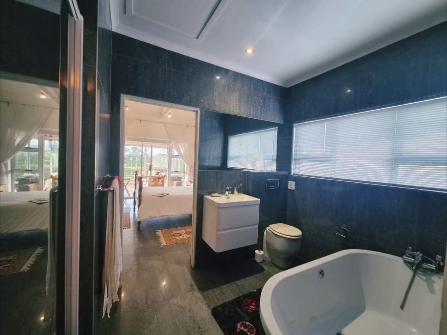 4 Bedroom Property for Sale in Stilbaai Wes Western Cape